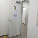 鋼製片開戸